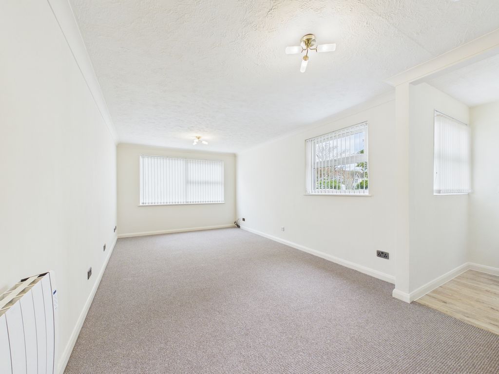 Property photo 3 of 6 Cam03519G0-Pr0514-Still003