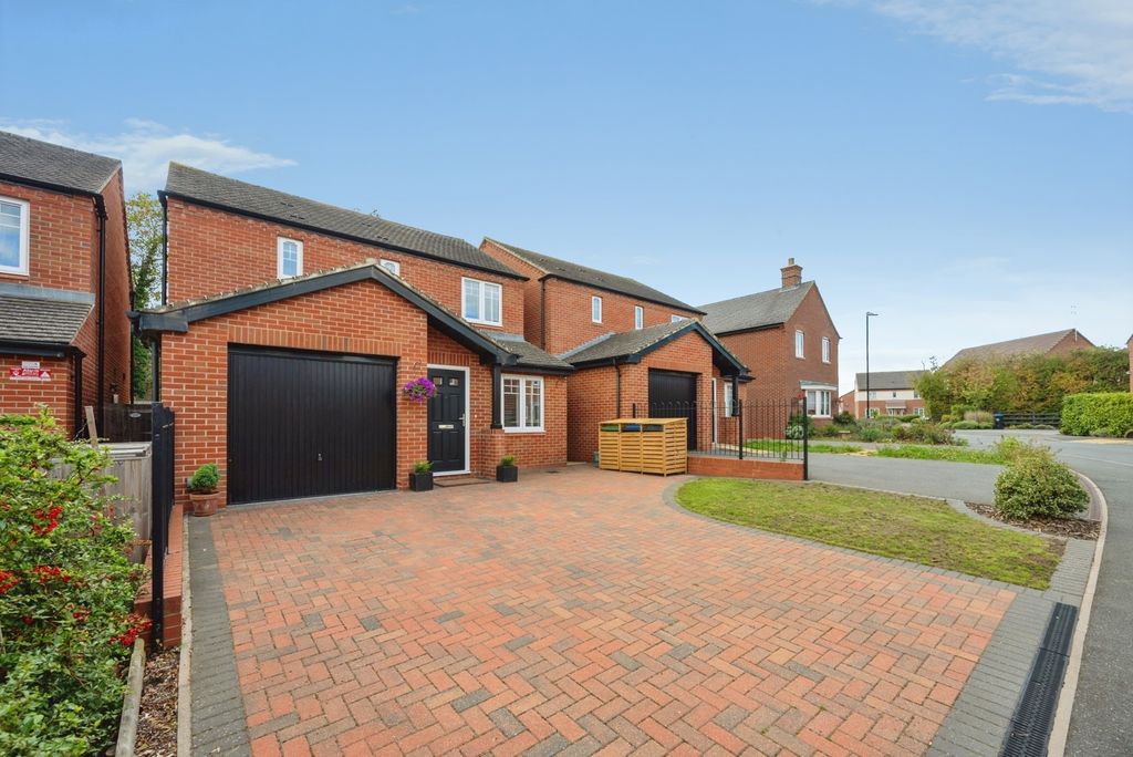 Property photo 2 of 19 Pbox-Img.Jpg