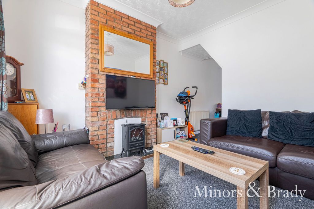 Property photo 2 of 12