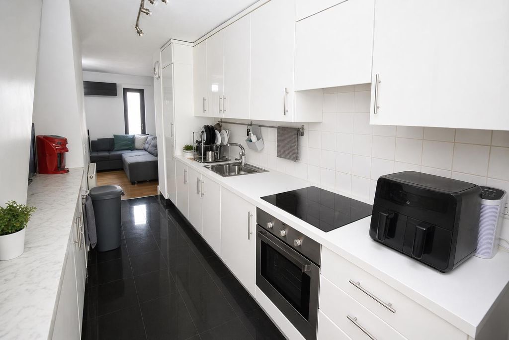 Property photo 2 of 8 Kitchen.Png