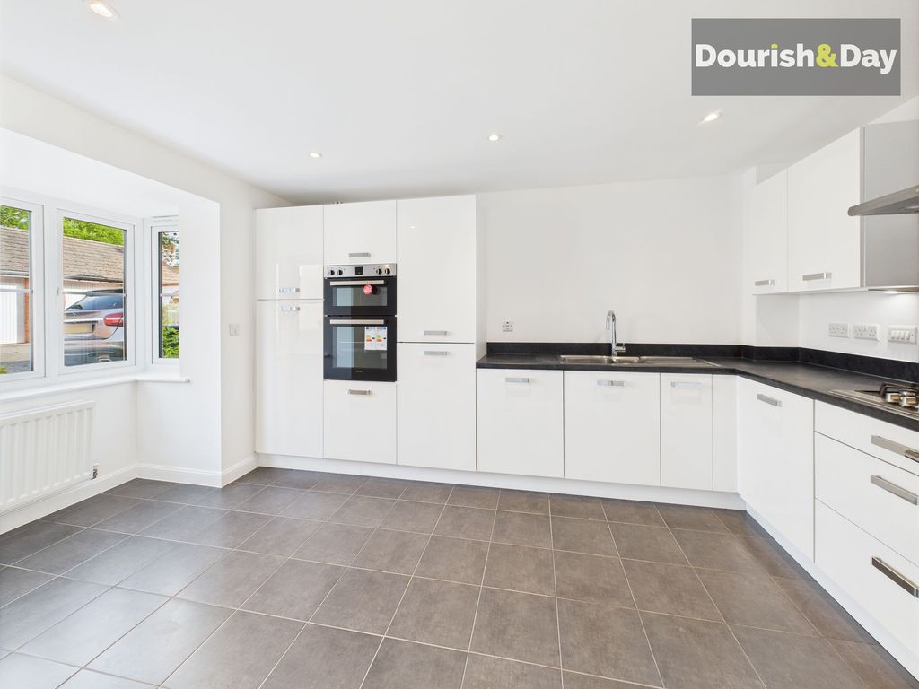 Property photo 2 of 17 Kitchen / Diner