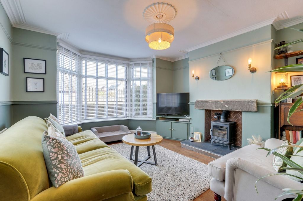 Property photo 2 of 40