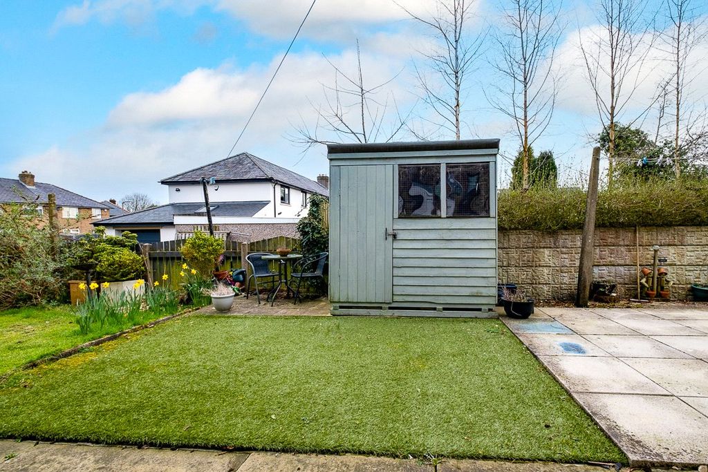 Property photo 2 of 20 Front Garden