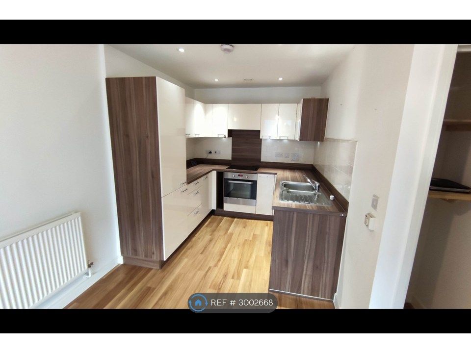 Property photo 2 of 11 Kitchen