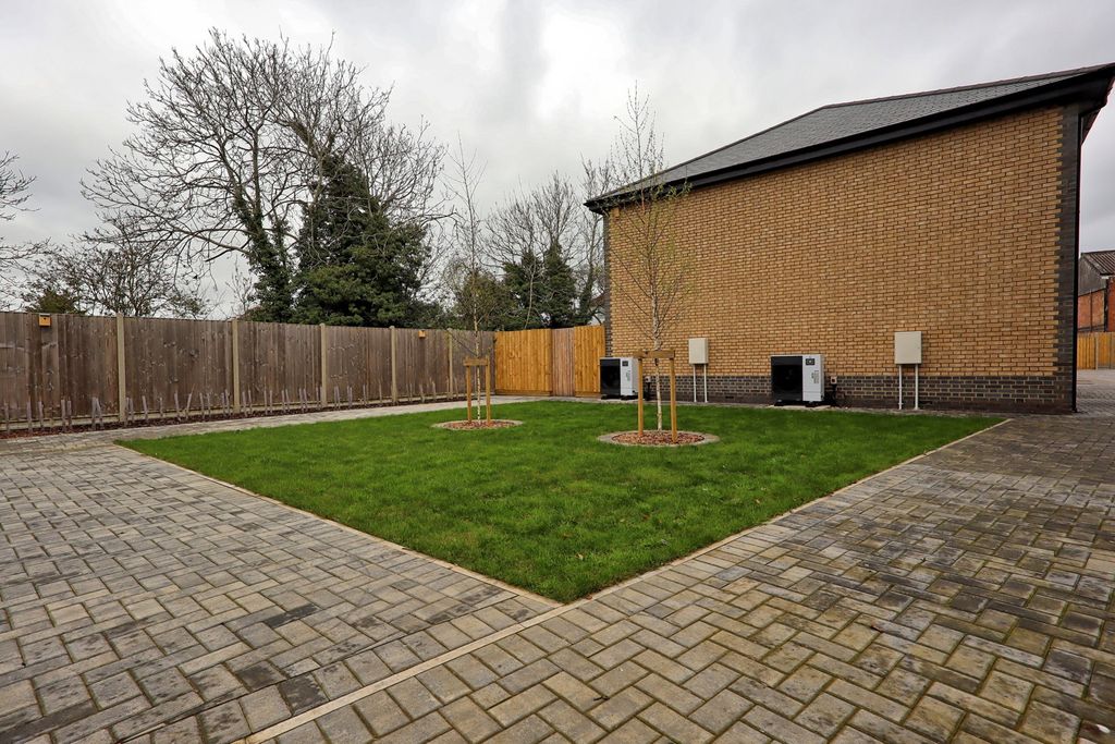 Additional image 6 of 1 bed flat for saleCoxs Yard, Braintree CM7