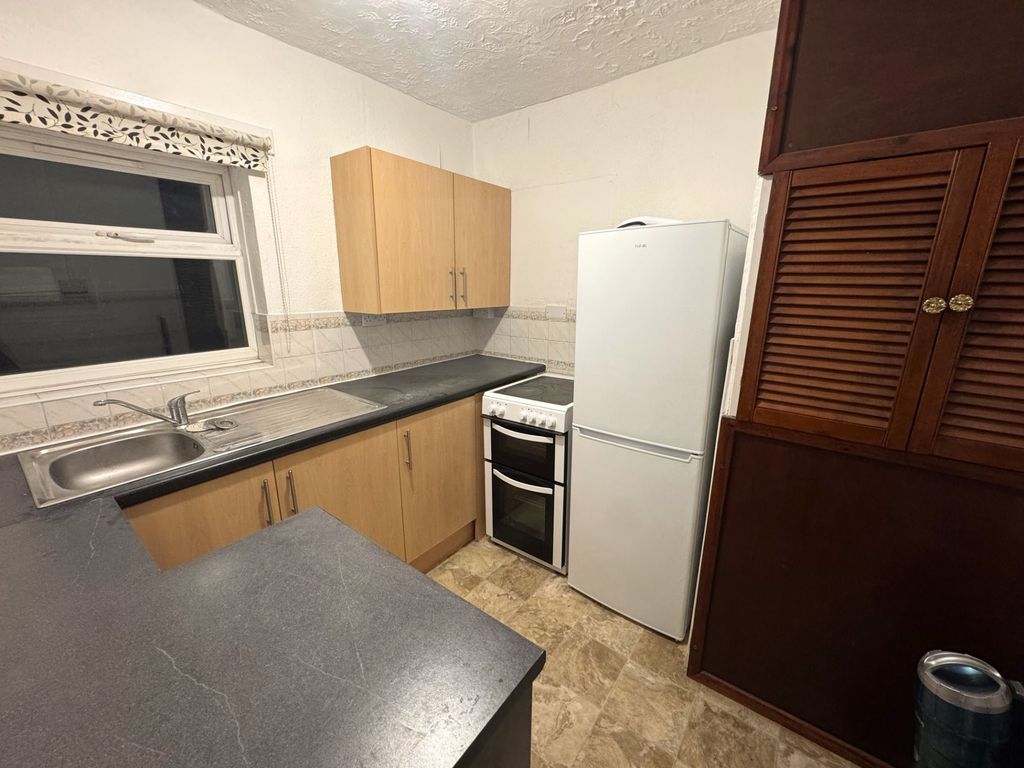 Property photo 3 of 5 Photo 2