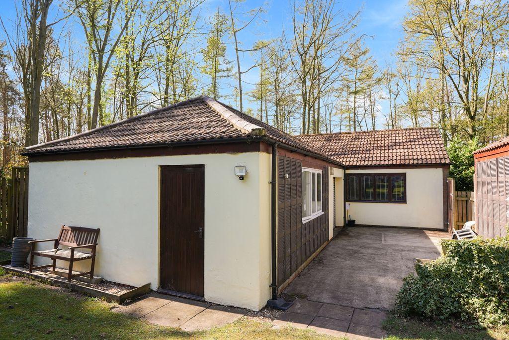 Property photo 2 of 30 Ewemove Estate Agent Scunthorpe Annexe