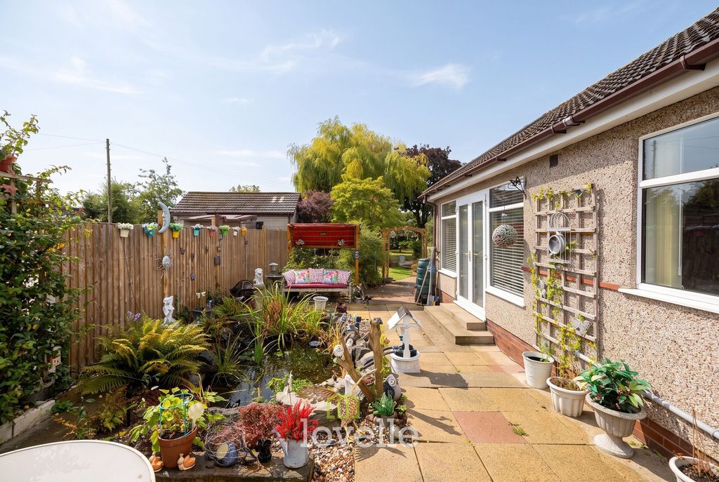 Property photo 2 of 37