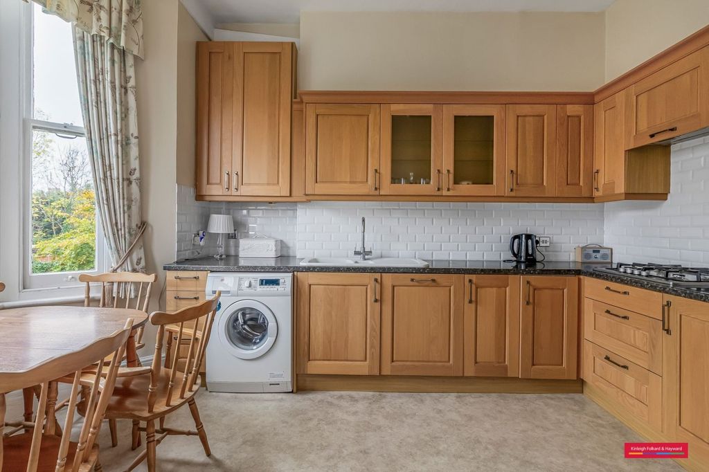 Property photo 3 of 19 Picture No. 24