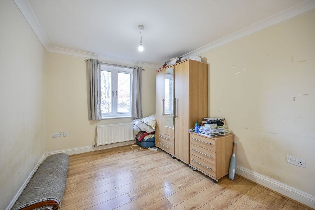 Property photo 3 of 9