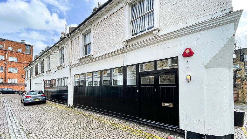Property photo 1 of 7 1516 Pmebroke Mews Kensington W8 Office To Let West London Ext Main.Jpg