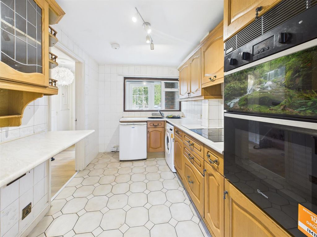 Property photo 2 of 6 Cam05080G0-Pr0202-Still005.Jpg