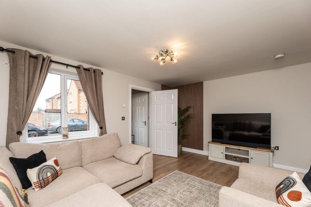 Property photo 3 of 17 5C5A6350.Jpg