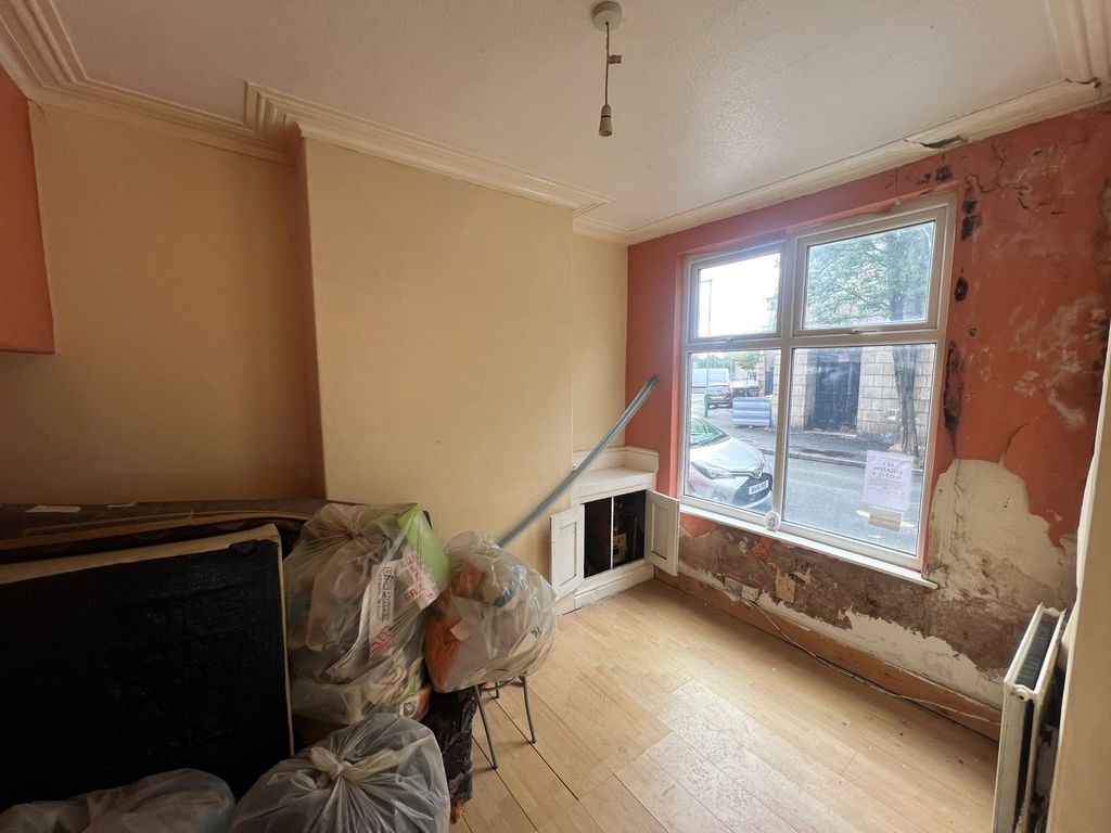 Property photo 2 of 17 Picture No. 08