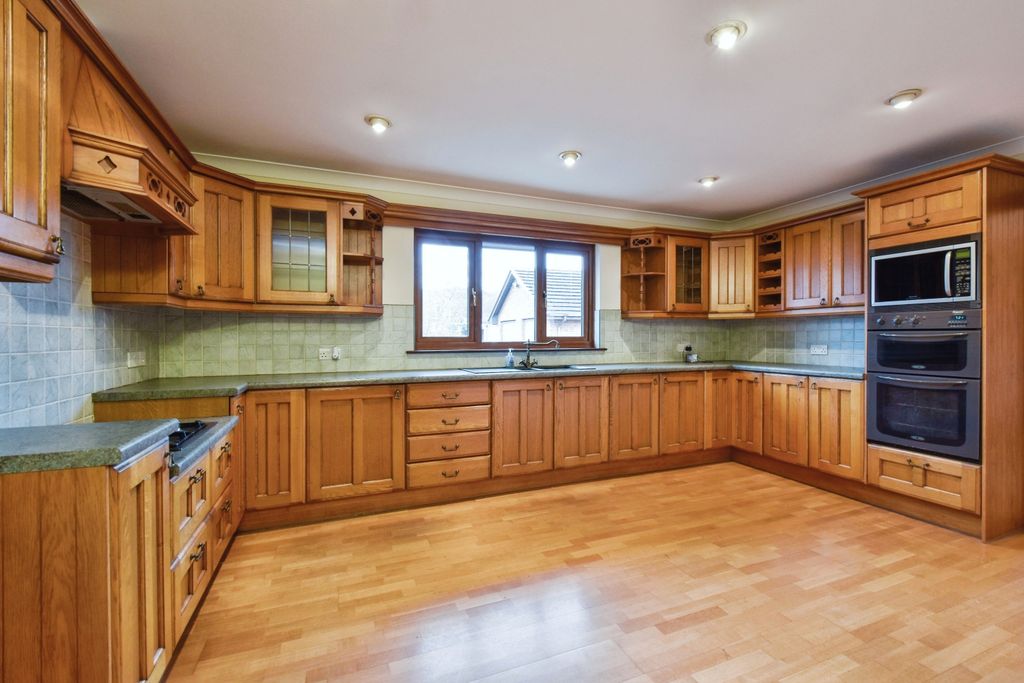 Property photo 2 of 17 Photography