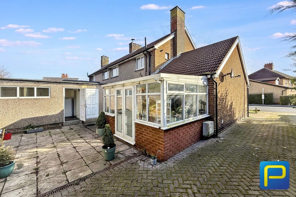 Property photo 2 of 28