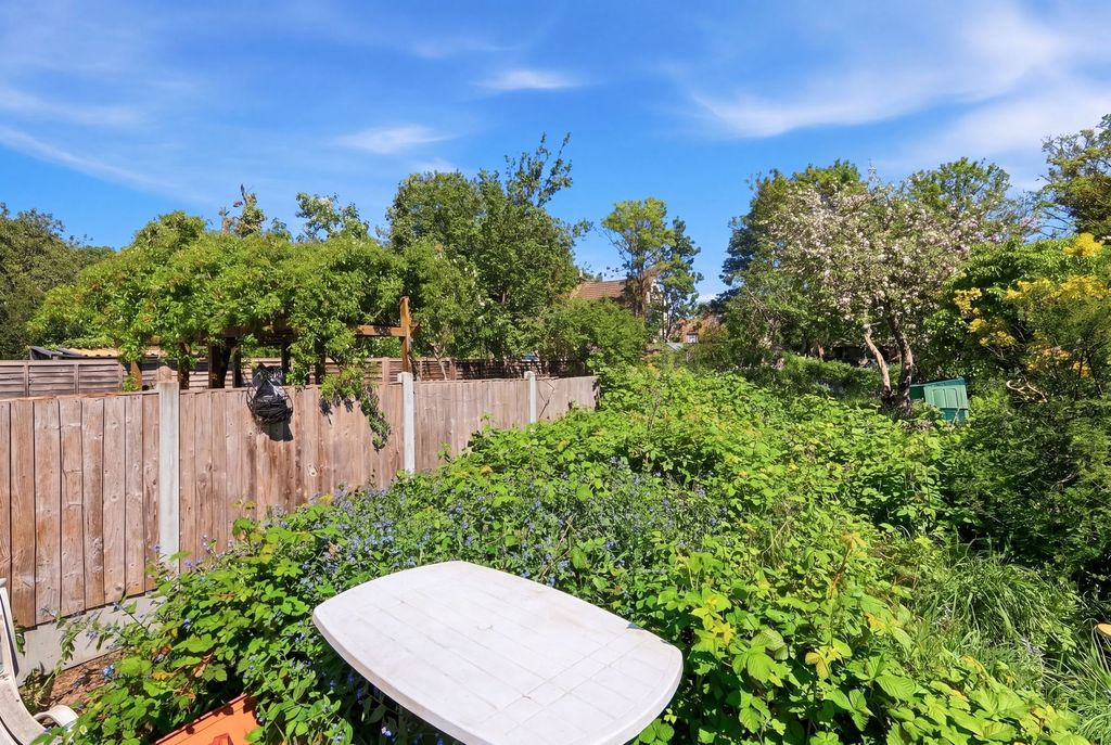 Property photo 3 of 4