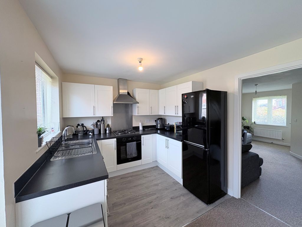 Property photo 2 of 13 1