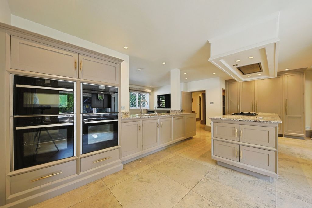 Property photo 3 of 25 3925378