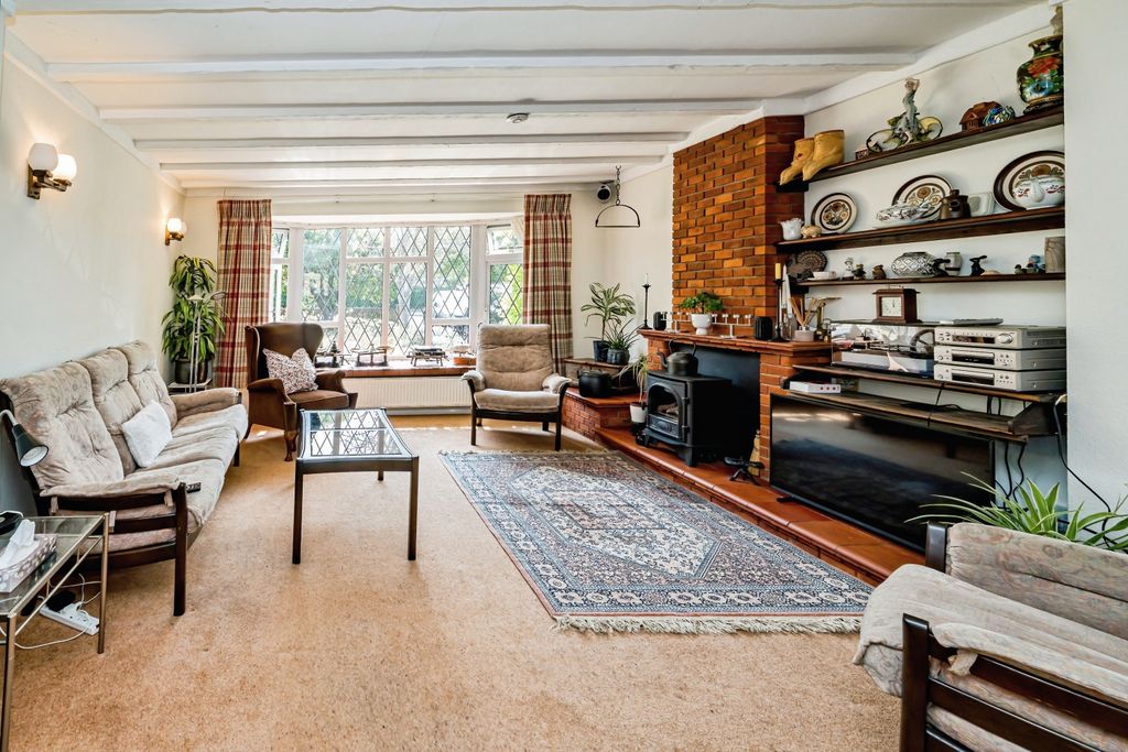 Property photo 3 of 23 5Wellingtonavenue-1