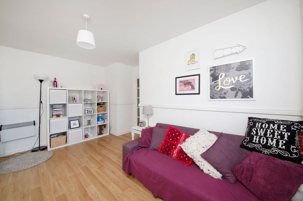Property photo 2 of 6