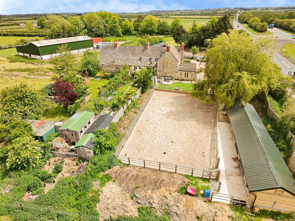 Property photo 1 of 32