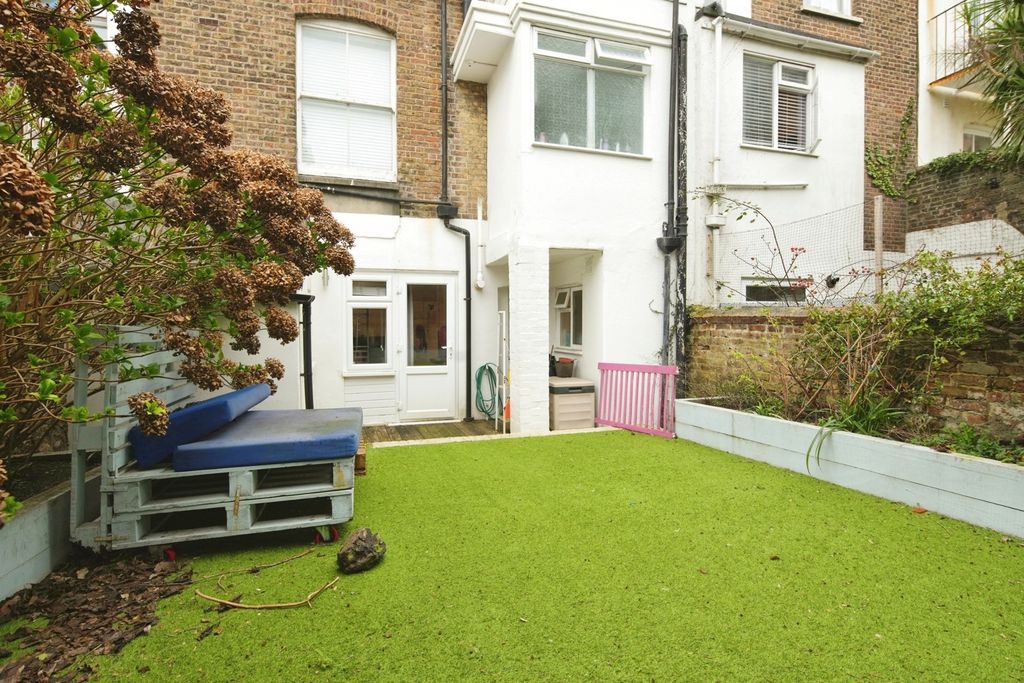 Property photo 2 of 18 Pbox-Img.Jpg