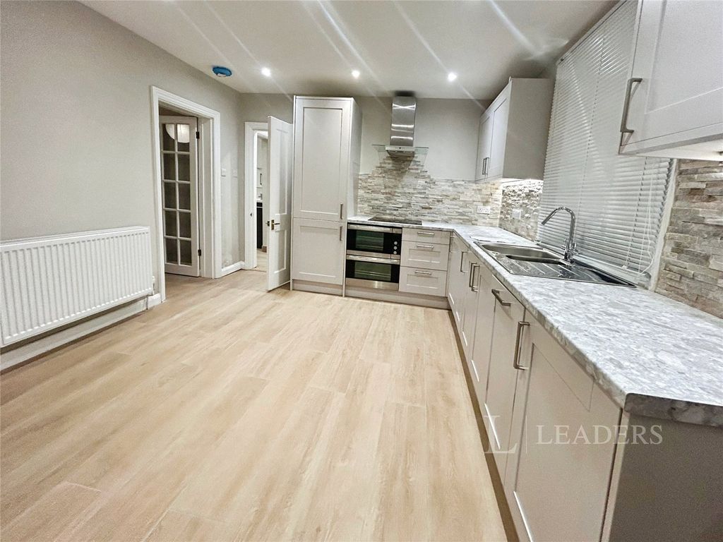 Property photo 2 of 9 Picture No. 06