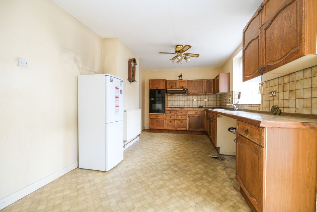 Property photo 3 of 15