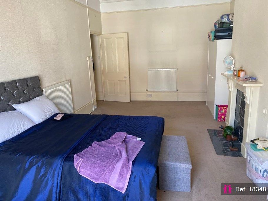 Property photo 2 of 21