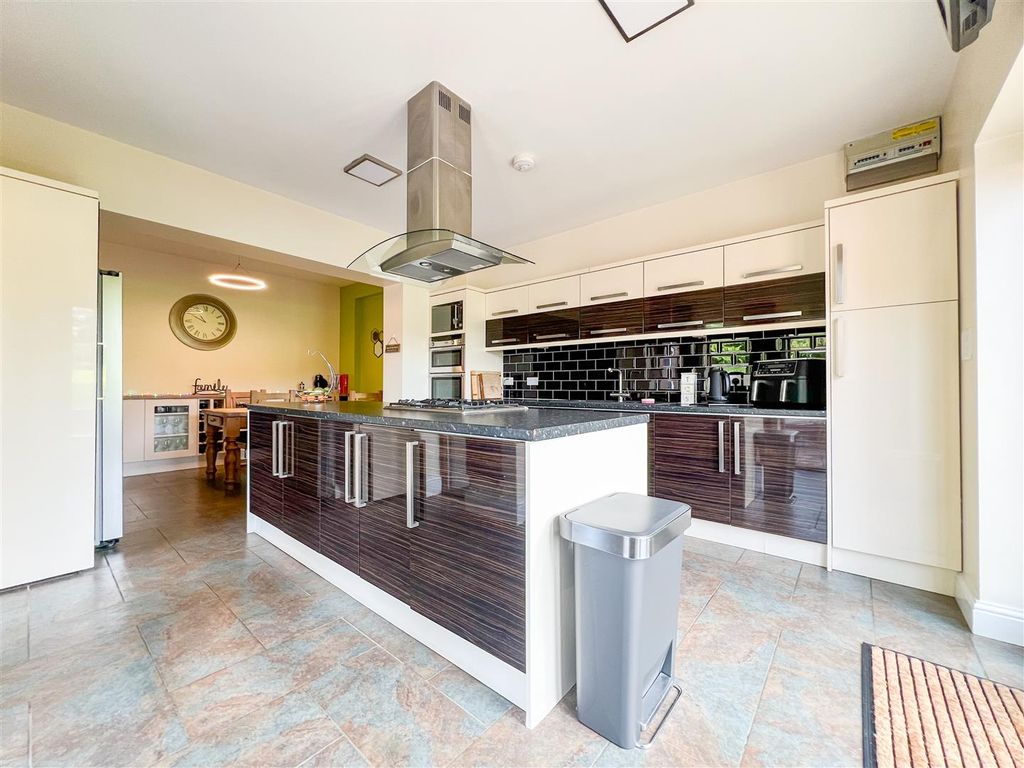 Property photo 3 of 51 Kitchen Diner