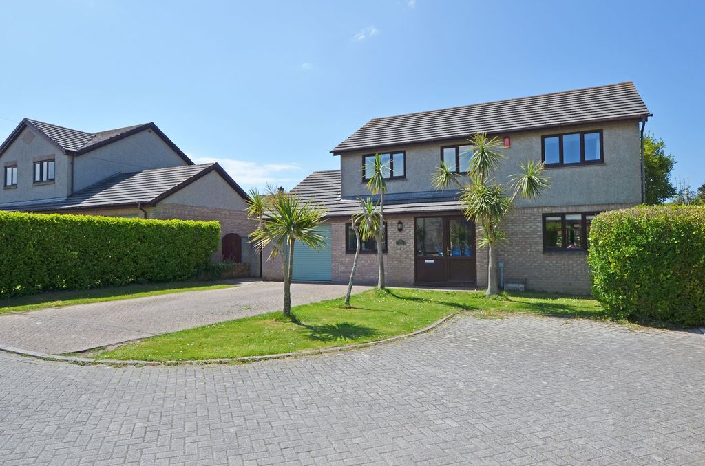 Property photo 1 of 28