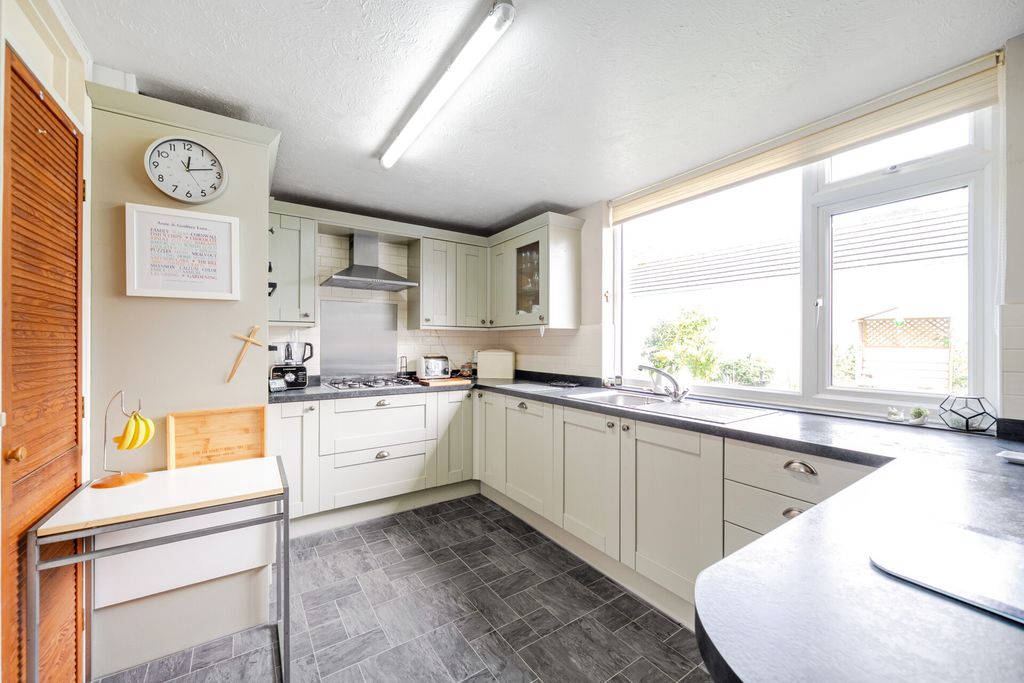 Property photo 2 of 26 1526538-10-1A0F2A...