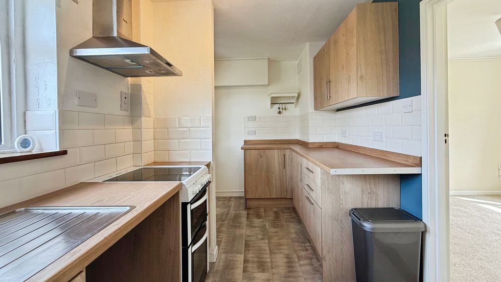 Property photo 3 of 15 Kitchen