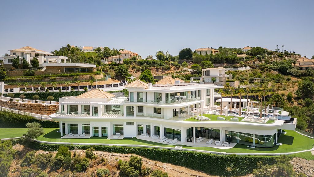 Property photo 2 of 12