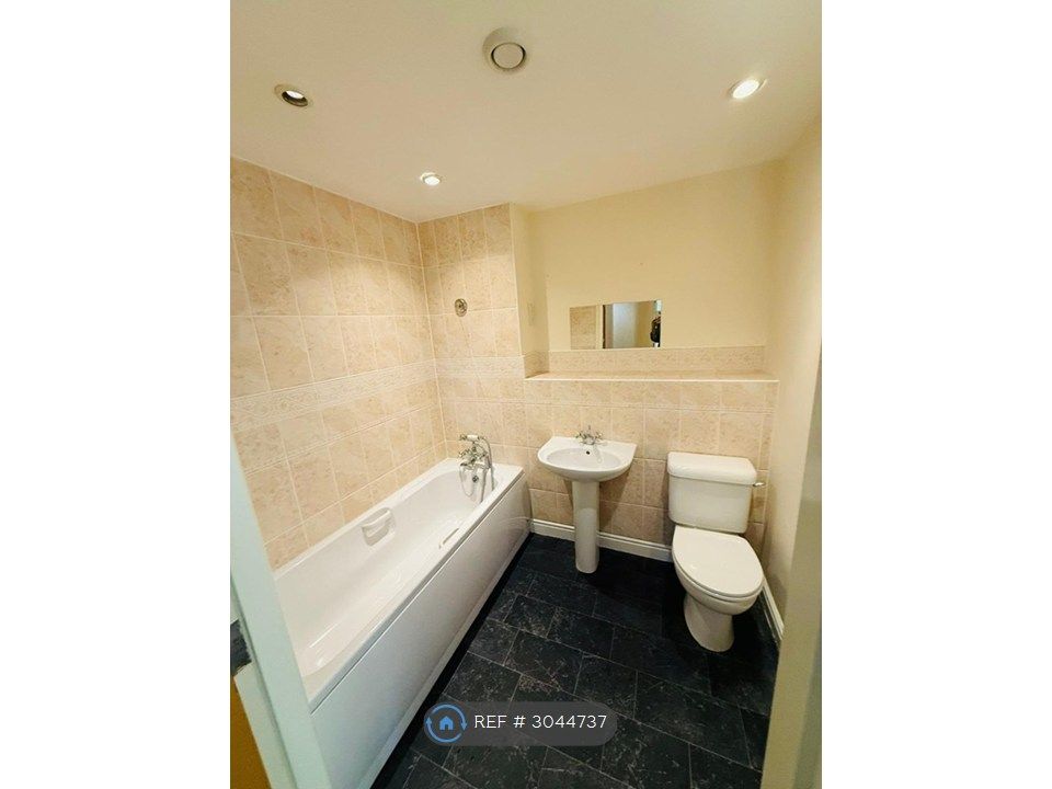 Property photo 1 of 7 Bathrroom 2