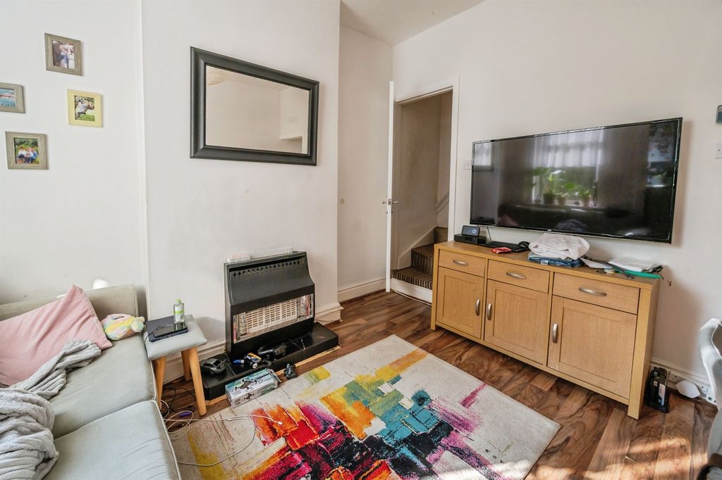 Property photo 3 of 12