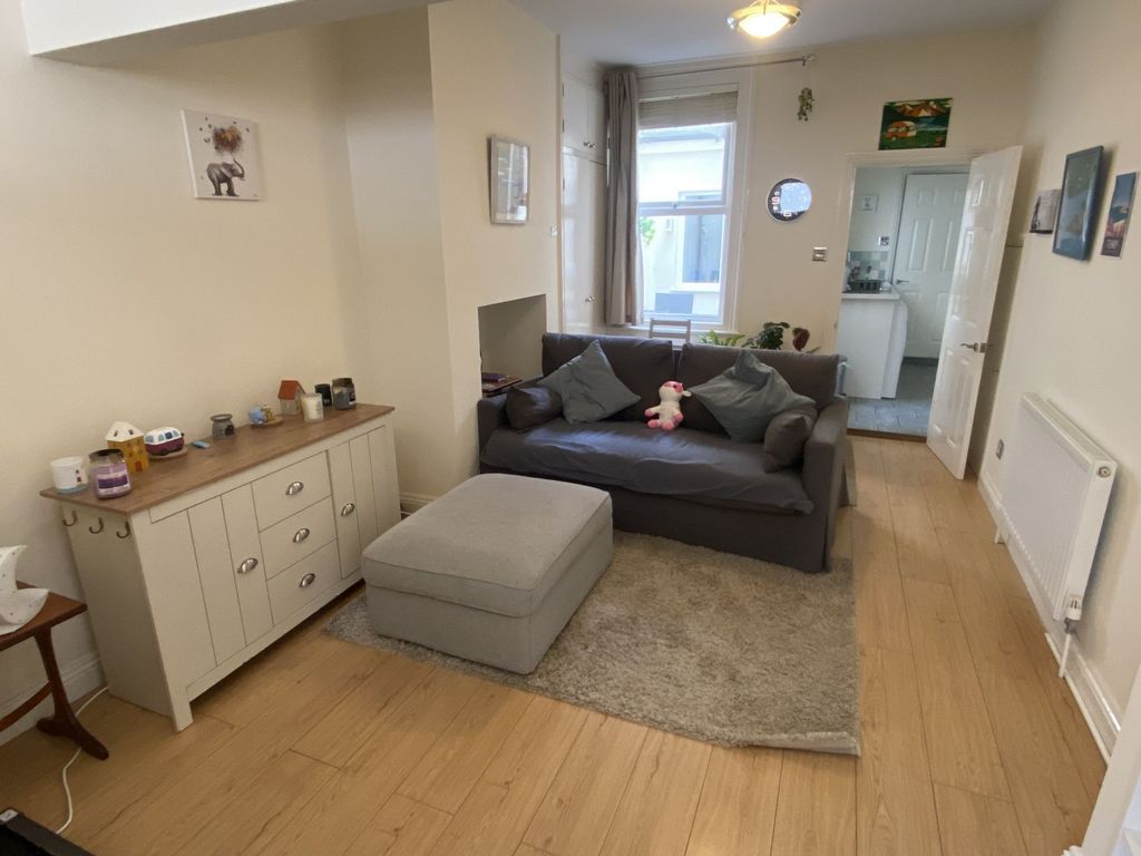 Property photo 2 of 9 Photo 2