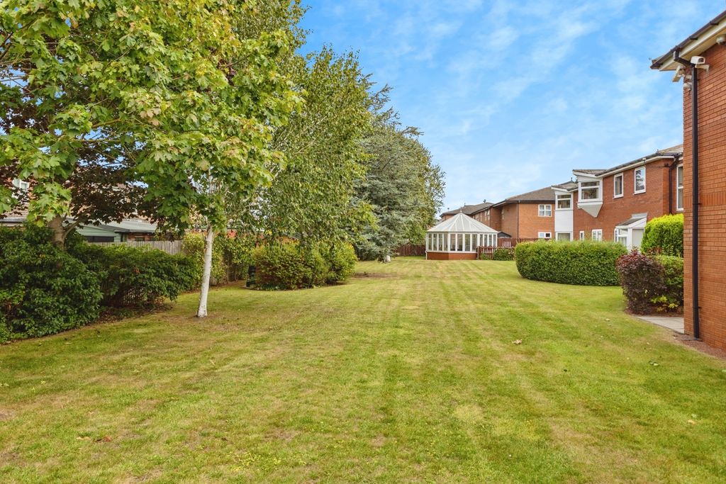 Property photo 2 of 17 Photo