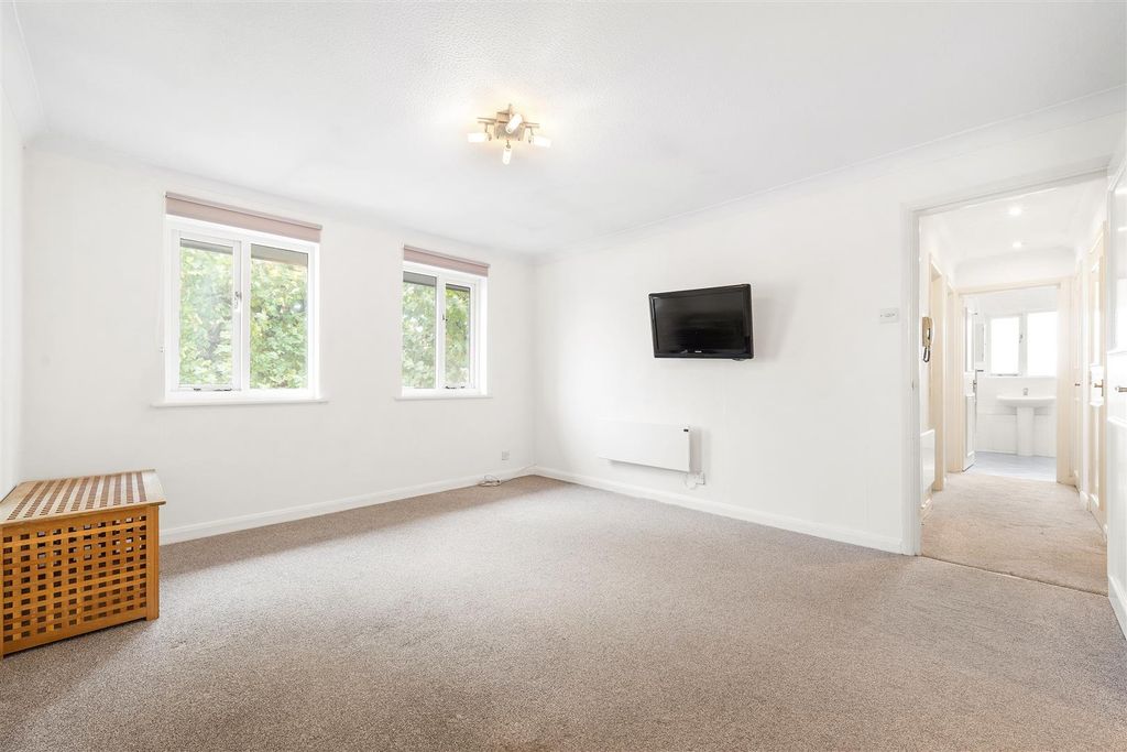Property photo 3 of 10 Swallows Court-6.Jpg