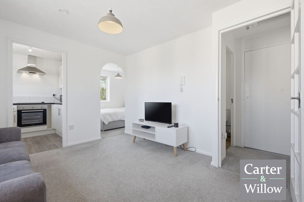 Property photo 2 of 6