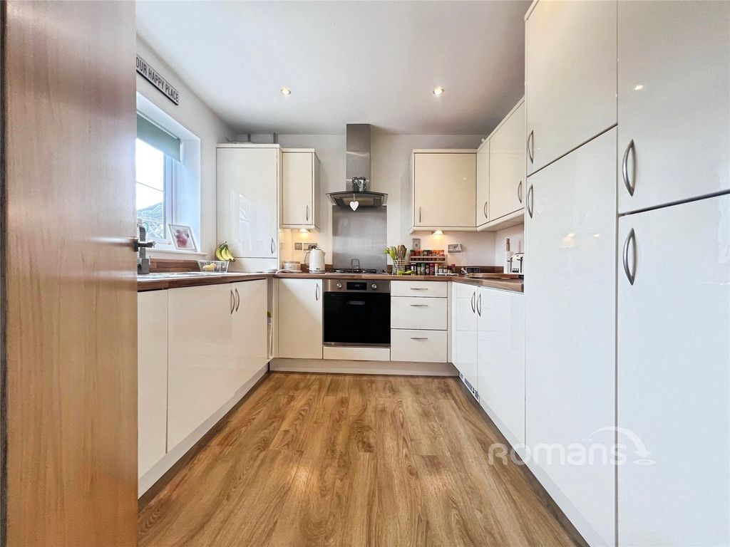 Property photo 2 of 20 Picture No. 16