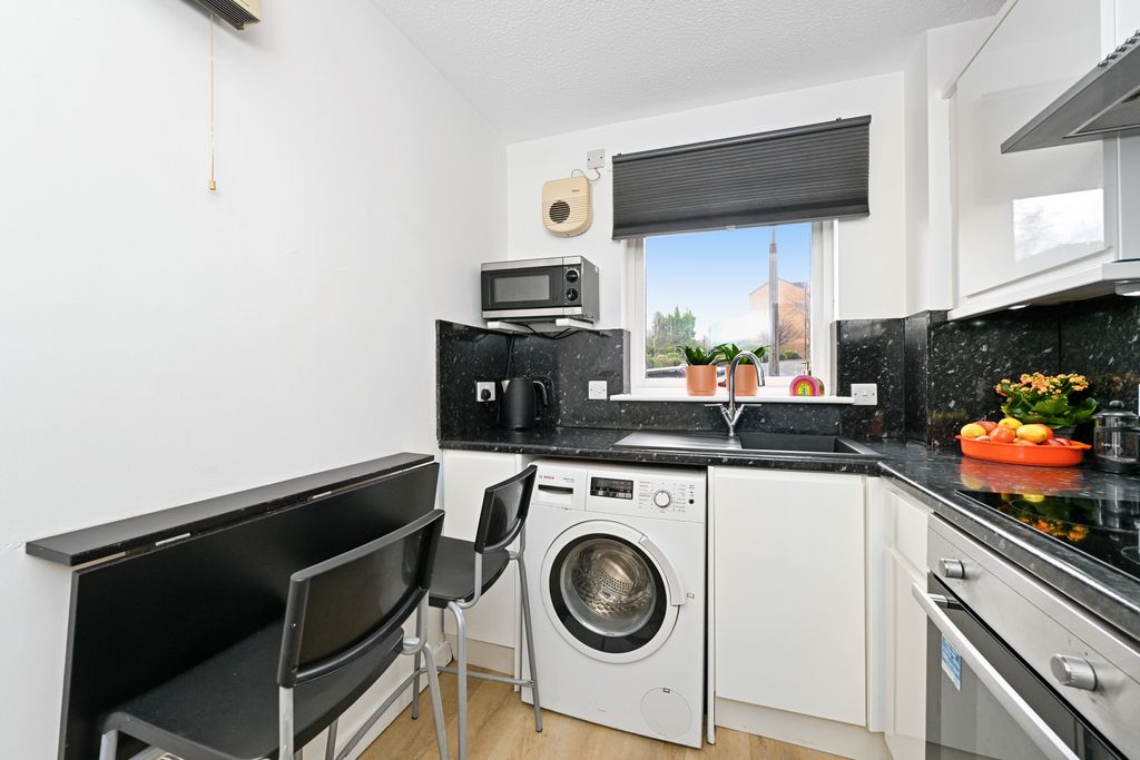 Property photo 3 of 7 Property Image 3