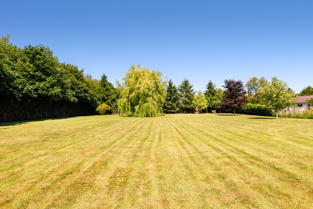 Property photo 3 of 31