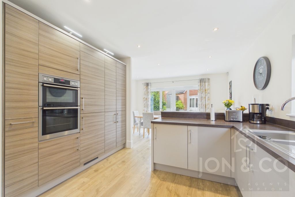 Property photo 2 of 25