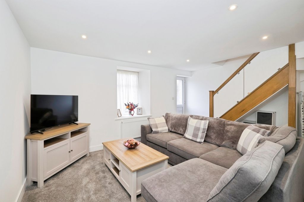 Property photo 3 of 15 Pbox-Img.Jpg