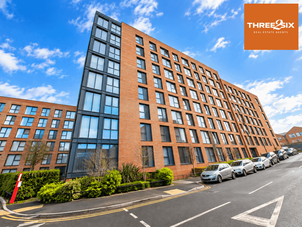 Property photo 1 of 8 Furnished 2-Bed, 2-Bath Apartment At The Axium | Birmingham City Centre