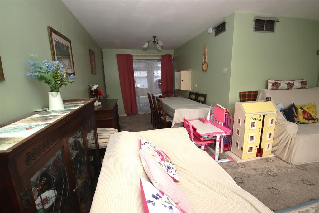 Property photo 3 of 11 Sitting Room .Jpg