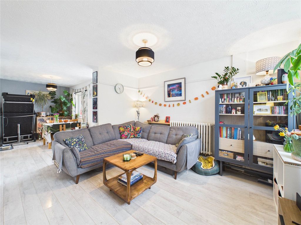 Property photo 3 of 20 Picture No. 06