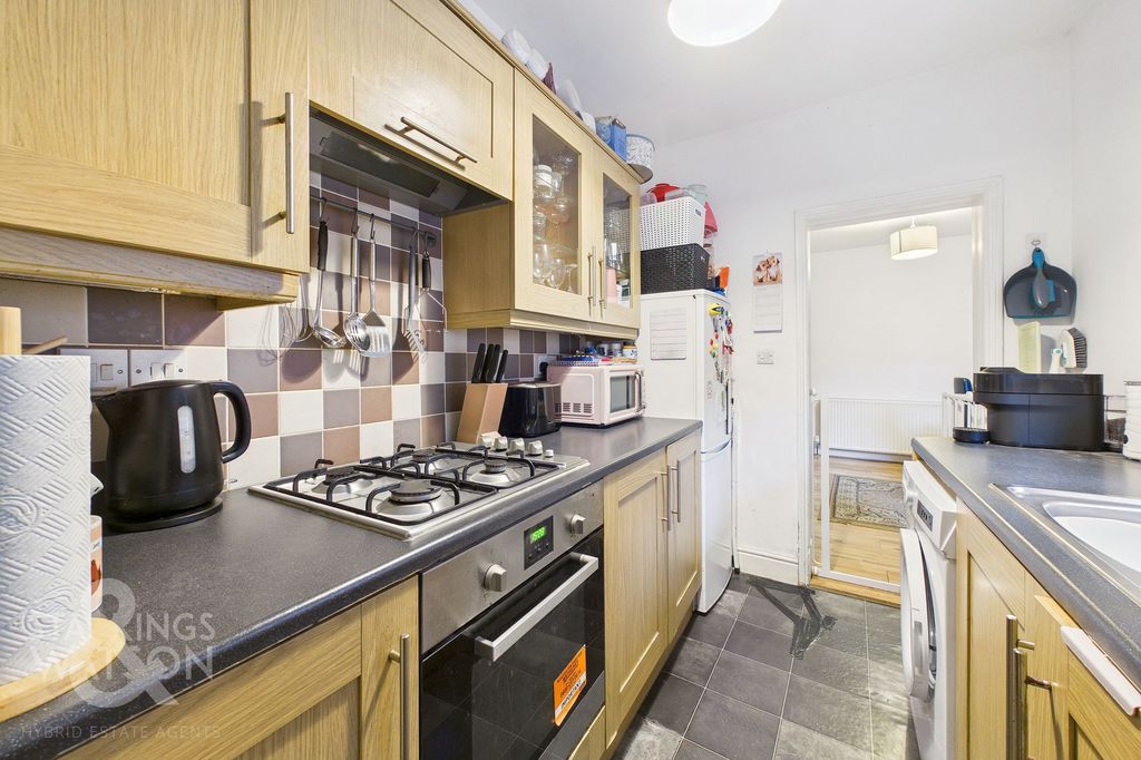 Property photo 3 of 22